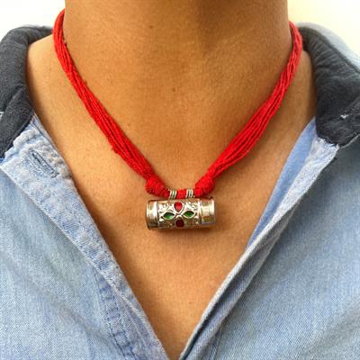 Red dhaga dholna choker (HMN025)