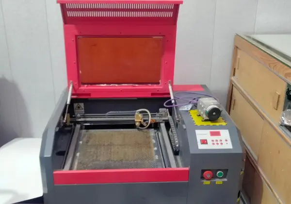 RDL4040 CO₂ Laser Engraving & Cutting Machine – 400 × 400 mm | High Precision Laser Engraver
