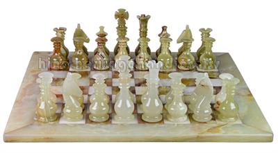 Eye Catching Green Onyx & White Onyx Chess Set – Monarch Gambit Series Chess Set with Faux Leather Storage Box – Handcrafted Stone Pieces for Elegant Home Décor & Gifts