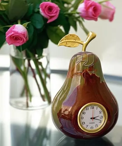 Hand-Carved Peach Shape Green Onyx Clock – Elegant Natural Stone Décor for Home and Office