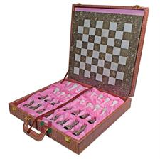 Peachy Pink PU Leather Chess Set Storage Box – Elegant and Durable Organizer for Chess Pieces and Board – Stylish Chess Storage Solution for Home or Travel