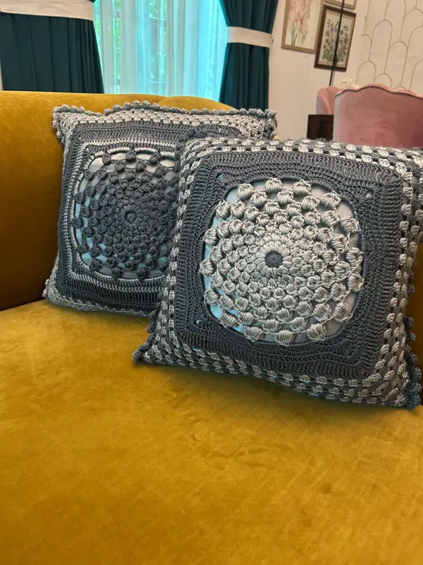 Petals forever 2 tone - Cushion Cover