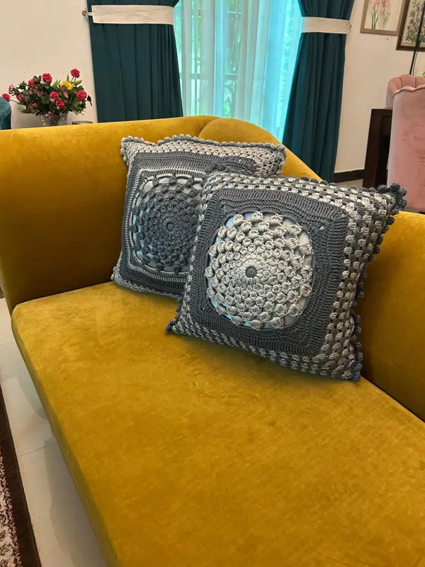 Petals forever 2 tone - Cushion Cover