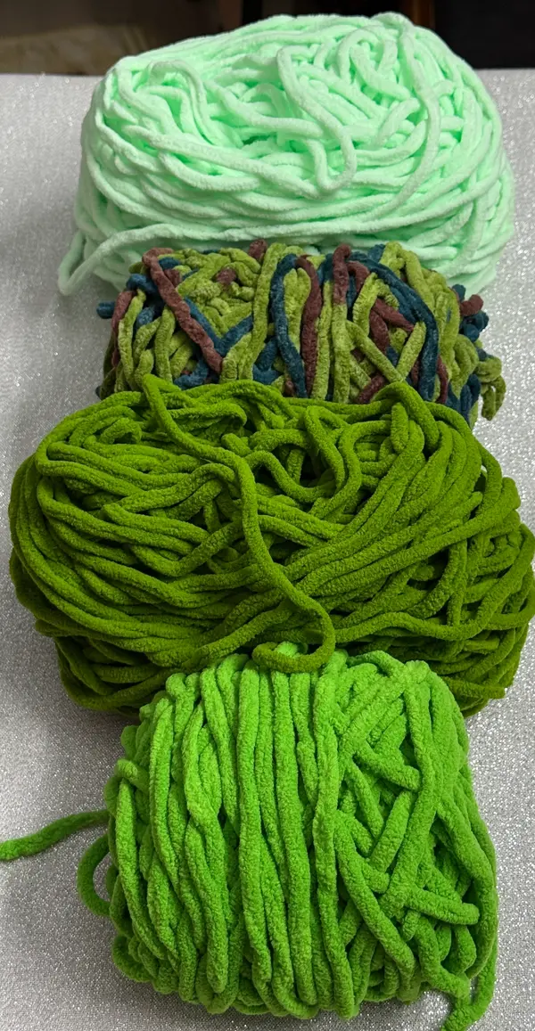 Shades of Green - Chunky Blanket Plush Yarn