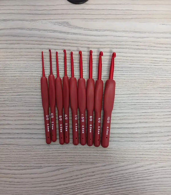 Ergonomic Red Crochet Hook Set 