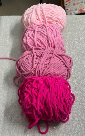 Shades of Pink - Chunky Velvet Plush Yarn 6 mm