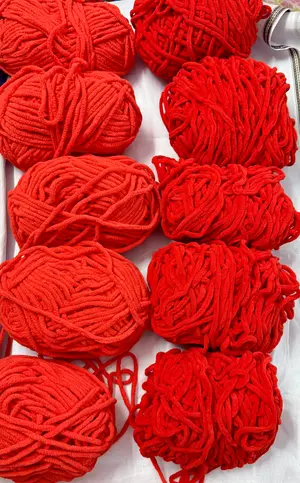 Orangish Red vs Chilli Red- Chunky Plush Yarn 6 mm