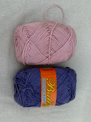 Lavender vs Thistle (Local 4 ply Acrylic Yarn)