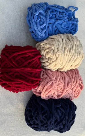 All Shades - Chunky Plush Yarn 8 mm