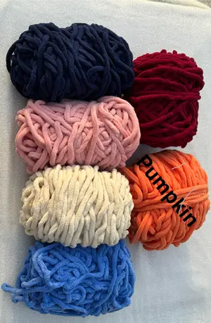 All Shades - Chunky Plush Yarn 8 mm