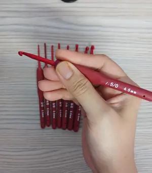 Ergonomic Red Crochet Hook Set 