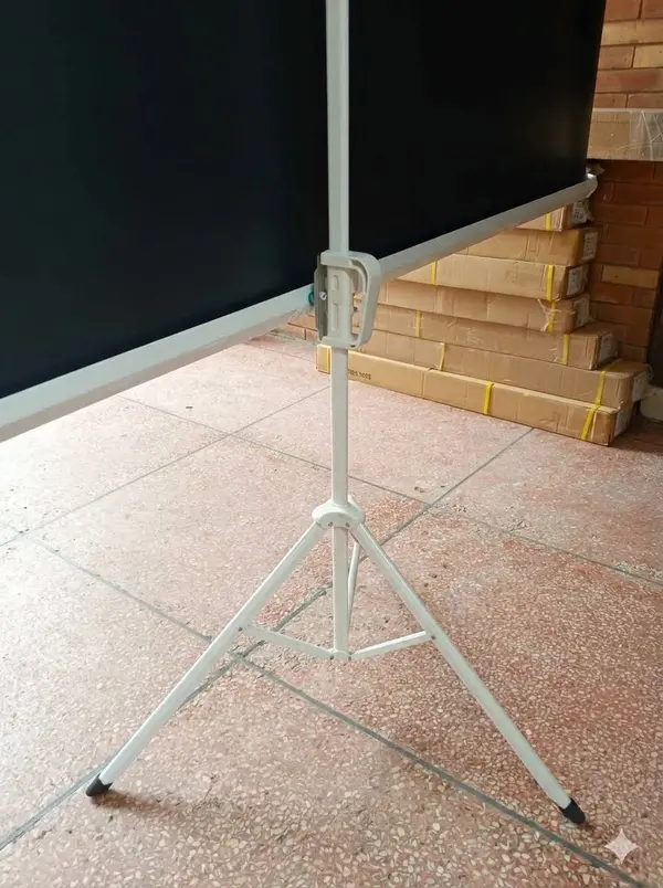 Hashmo Tripod Screen 244 x 183 cm (120″) ( 8′ x 6′ ) WK