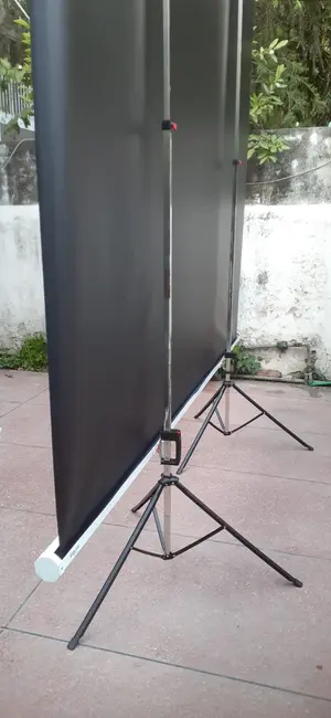 Hashmo Tripod Screen 305 x 229 cm (150″) ( 10′ x 7′.7″ ) WK Double Tripod