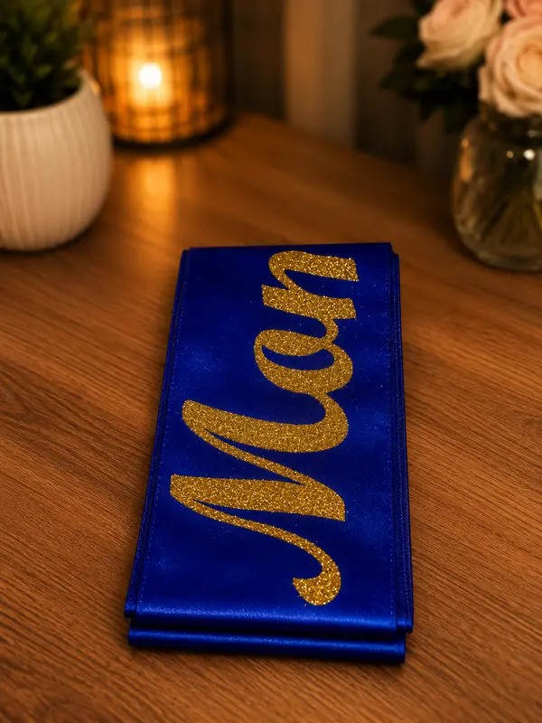 Glamorous Glitter "Mom to Be" Sash