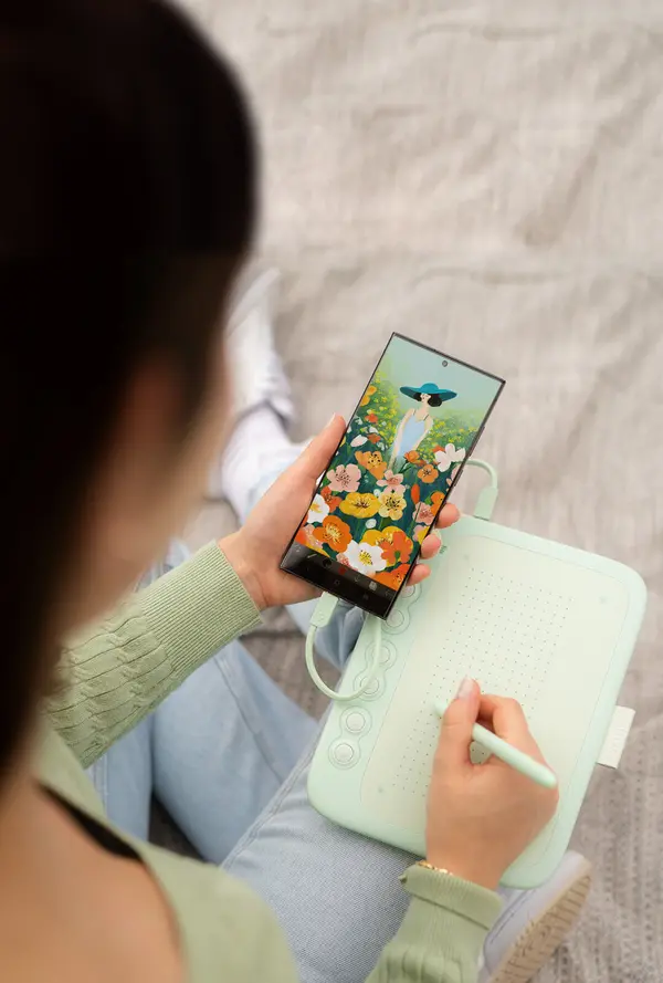 UGEE Q6 Bluetooth Wireless Drawing Tablet with 8192 Pressure Sensitivity & Dial Controller