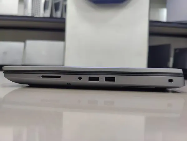 Dell Precision 7560  i7 11th  4gb RTX A2000 WITH NEW 1TB SSD NVME 32GB ram