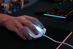 Redragon M711 W Cobra Chroma White RGB Wired Gaming Mouse 10000 DPI 7 Buttons Ergonomic FPS MOBA Gaming Mouse