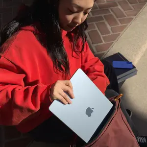 Apple MacBook Air 13.6″ MW133 – Apple M4 10-Core Chip | 16GB Unified Memory | 512GB SSD | 10-Core GPU | Touch ID | Backlit Keyboard | Midnight