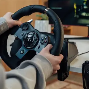 Logitech G29 Driving Force Racing Wheel & Pedals – Dual-Motor Force Feedback + 900° Rotation + Hand-Stitched Leather Wheel (PS/PC)