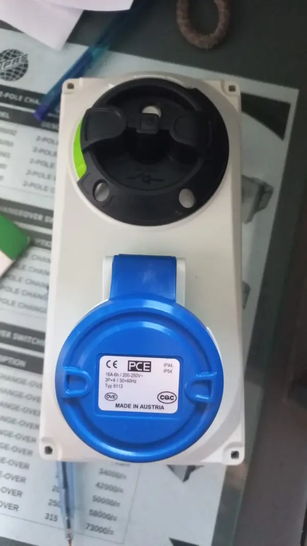Safety Switched interlocked Socket 16A 3pin PCE