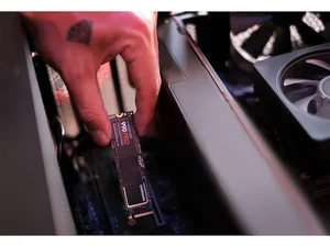 Samsung 990 PRO 2TB PCIe 4.0 NVMe M.2 Gen4 SSD | Seq. Read Speeds Up To 7,450MB/s for High End Computing, Workstations, Compatible with PlayStation 5