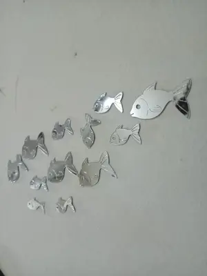 30-Piece Silver Mirror Acrylic Fish Wall Stickers – Kids’ Room & Bedroom Decor