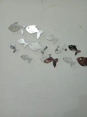 30-Piece Silver Mirror Acrylic Fish Wall Stickers – Kids’ Room & Bedroom Decor