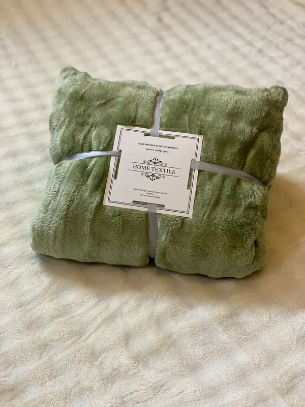 Soft Plush Fleece Blanket Sage Green– Cozy & Warm Home Blanket