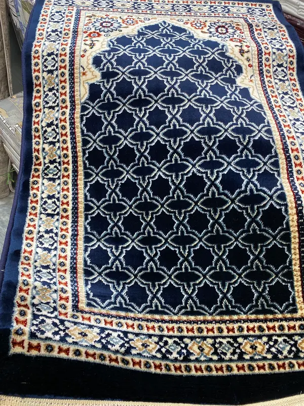 Luxury Soft Velvet Carpet Prayer Rug Blue – Comfort for Daily Prayer