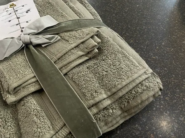 Bath Towel 27x54" – Premium Quality + Free 12x12" Towel