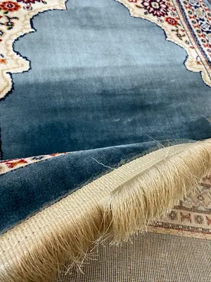 Luxury Soft Velvet Carpet Prayer Rug – Comfort for Daily Prayer