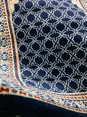 Luxury Soft Velvet Carpet Prayer Rug Blue – Comfort for Daily Prayer