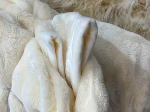 Soft Plush Fleece Blanket off White – Cozy & Warm Home Blanket